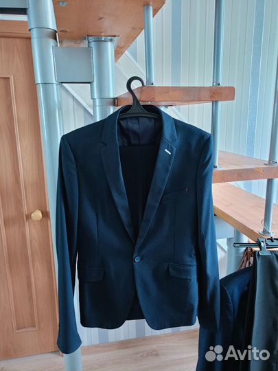 Продам мужской костюм, черный