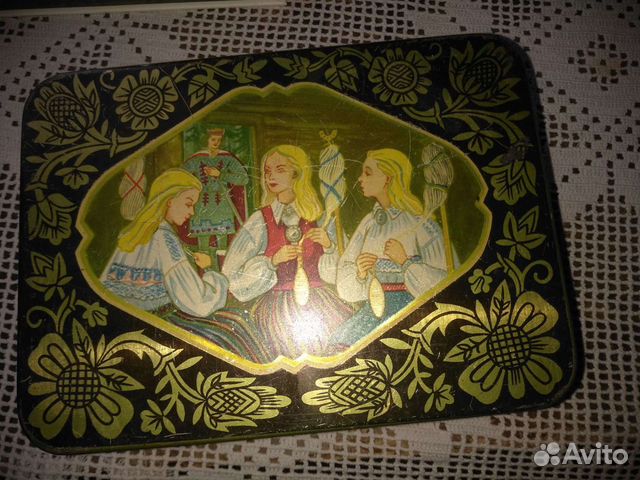 Жестяная коробка винтажная