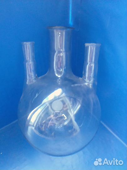 Колба круглодонная трёхгорлая 1000 мл (кгу-3-1-100