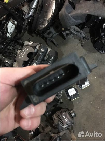 Блок управления бензонасосом ауди А6 С7 А7