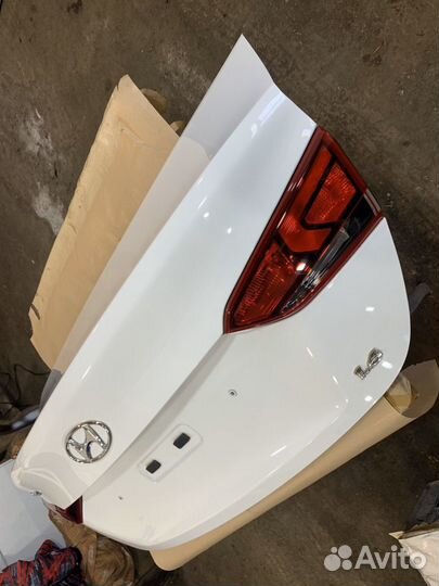 Крышка багажника Hyundai Solaris 2