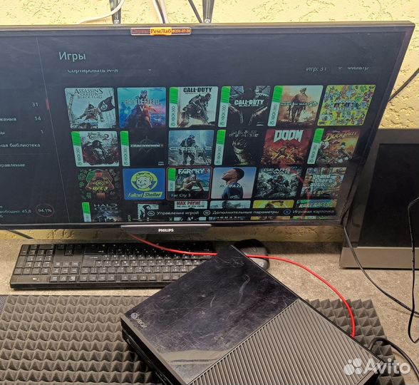 Xbox One 1Тб, геймпад, много игр, кабели, гарантия