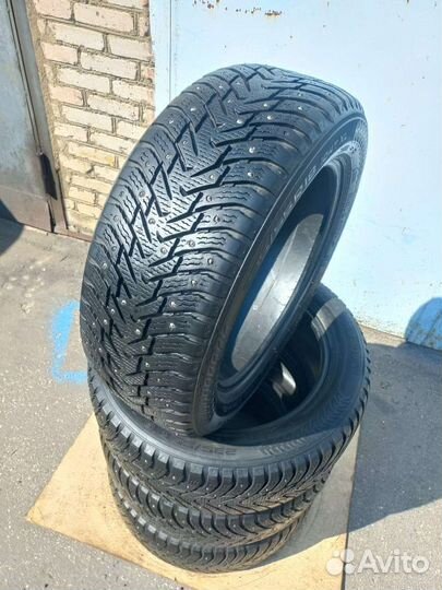 Nokian Tyres Hakkapeliitta 8 SUV 235/55 R18