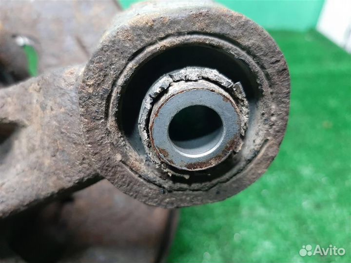 Кулак задний левый Subaru Legacy/ Outback BM/B14