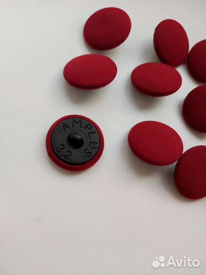 Пуговицы бордо, на ножке