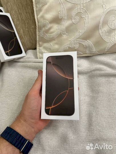 Коробка от iPhone 16 pro