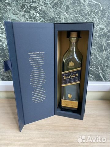 Коробка и пустая бутылка Blue Label