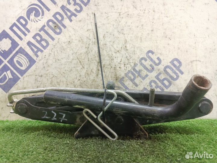 Домкрат Renault Fluence седан 1.6 K4M V838 2013