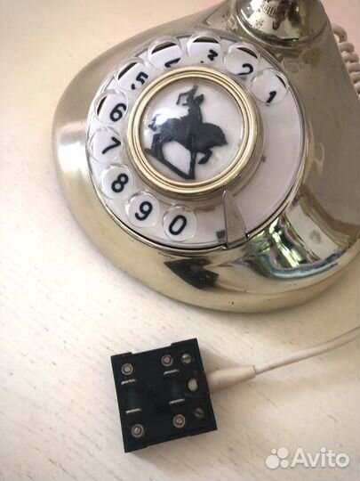 Телефон в ретро стиле