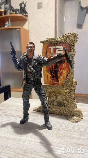 McFarlane Movie Maniacs T-800 Terminator 2 Serie 4