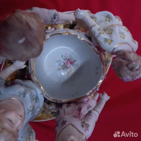 Статуэтка-ваза