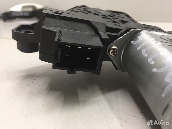 Моторчик стеклоподъемника задний левый