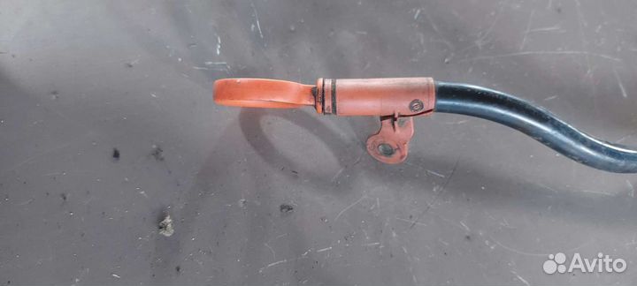 Щуп масляный на Volkswagen Passat B6