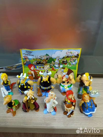 Игрушки из киндера Астерикс и викинги