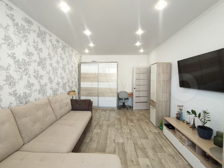 2-к. квартира, 60 м², 12/17 эт.