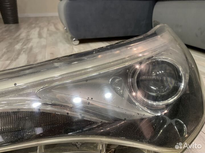 Фара на toyota avensis 2015-2018г
