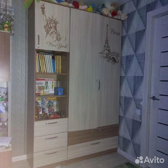 Продам шкафы б/у, диван б/у