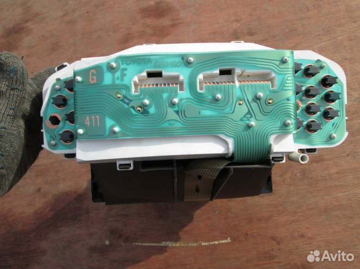 Щиток приборов Toyota Platz NCP16 2NZ-FE 2001/11