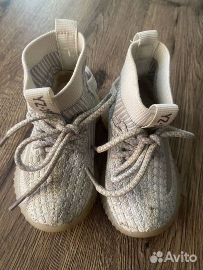 Кроссовки для девочки 22