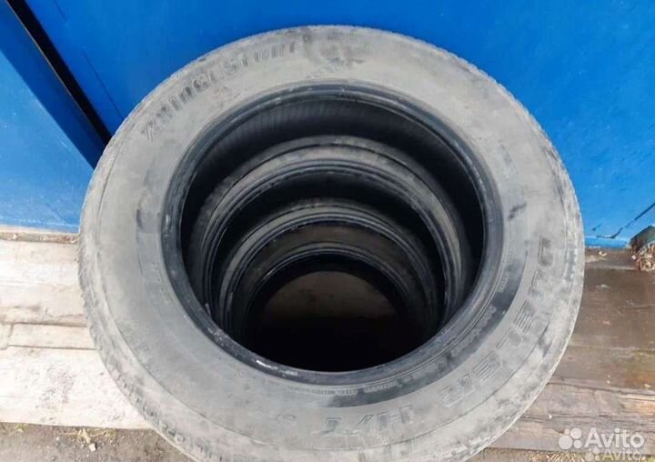 Bridgestone Dueler H/T D687 225/65 R17 94