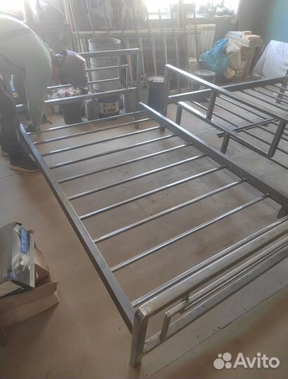 Кровать из металла 140х200