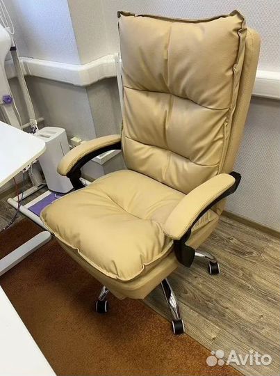 Офисное кресло (геймерское). Кресло для директора