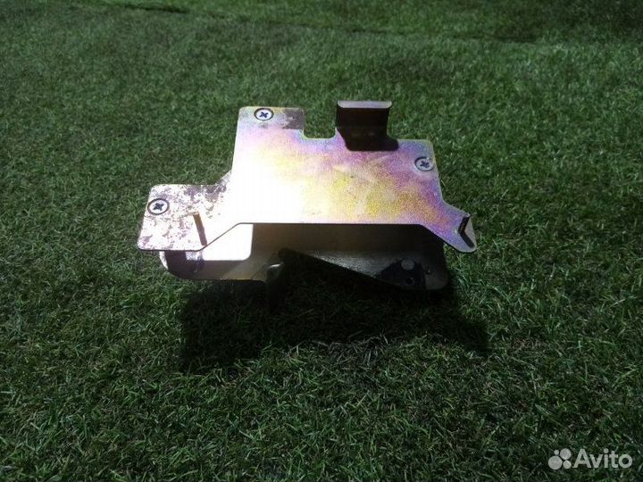 Кронштейн блока управления Mercedes-Benz G-Class