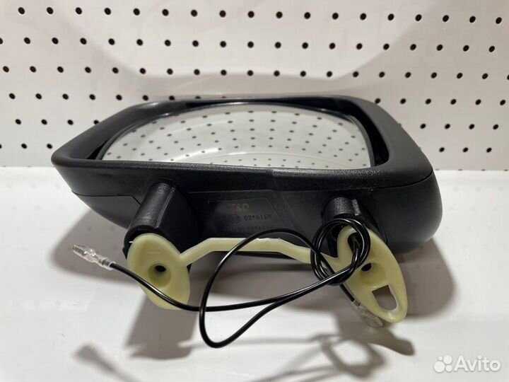 Зеркало дополнительное правое Volvo Fh 2023