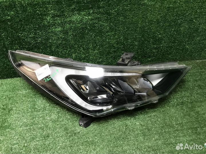 Фара правая Hyundai Solaris