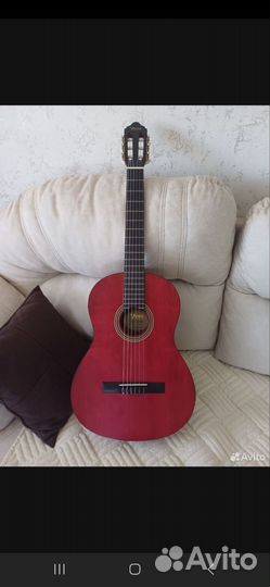 Классическая гитара с чехлом