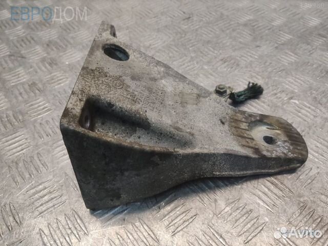 Лапа двигателя правая м57n на BMW E60 s1139056