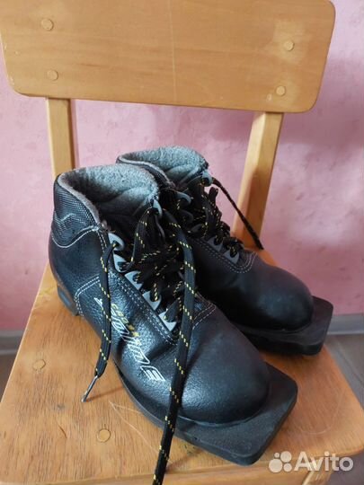 Лыжные ботинки