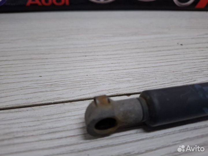 Амортизатор двери багажника Bmw X5 E53 2004