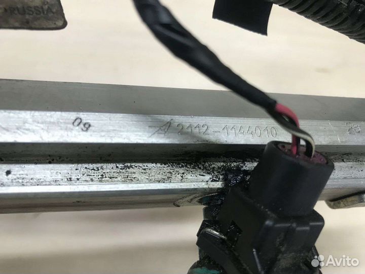 Топливная рампа с форсунками ваз 2110-12