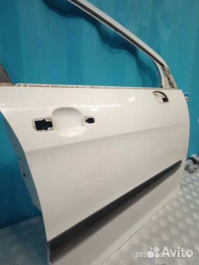 Дверь передняя правая Peugeot 308 1.6 EP6