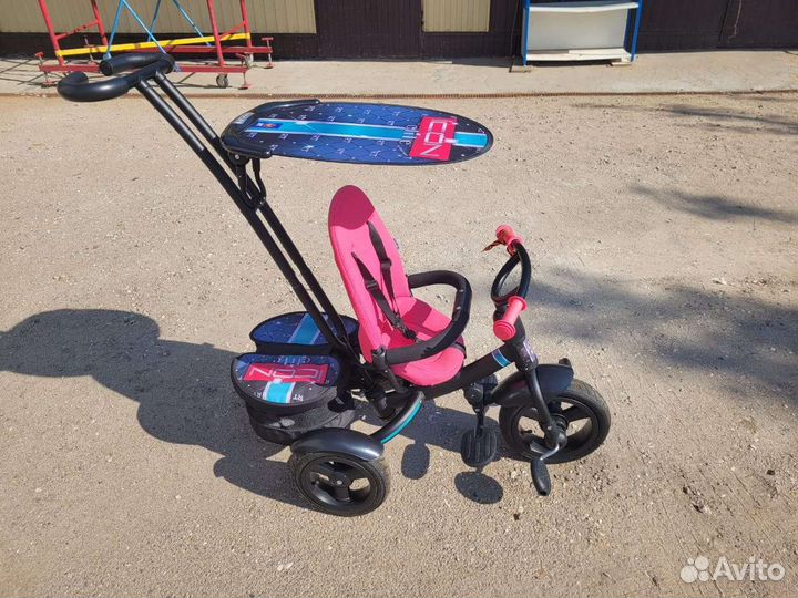 Детский велосипед с ручкой