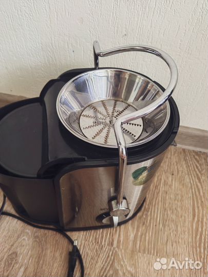 Соковыжималка Scarlett SC-015