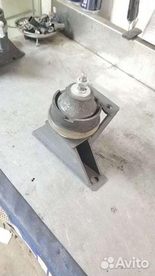 Опора двигателя civic 4D, гидроопора от пежо