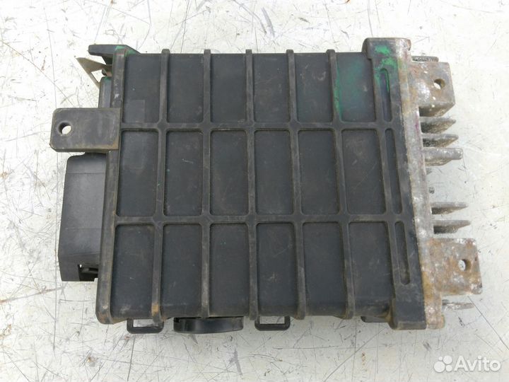 Блок управления двигателем Volkswagen Passat B3 RP