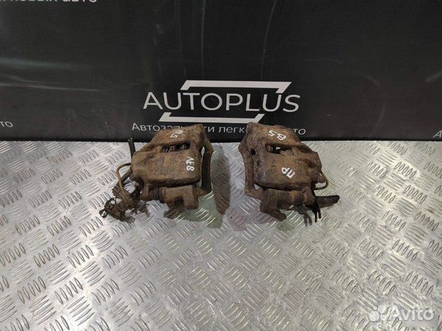 Суппорта передняя Volkswagen Passat B5 1.8