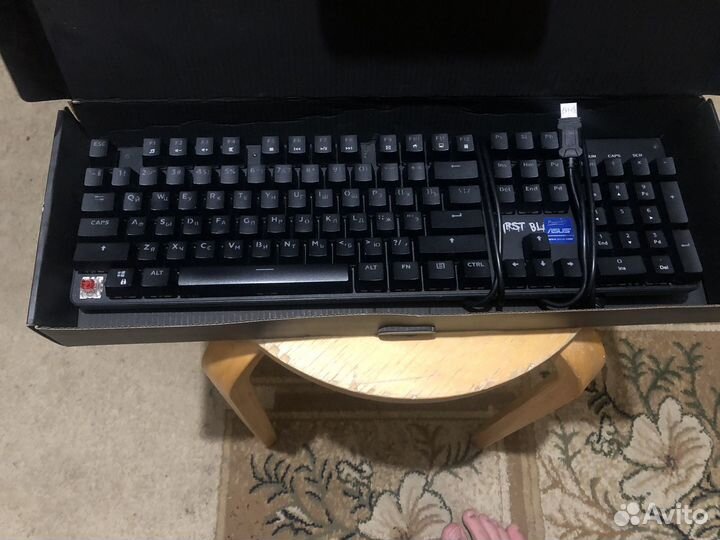 Игровая клавиатура и мышь