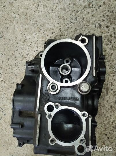 Картер двигателя Кавасаки GPX 250 Ex 250