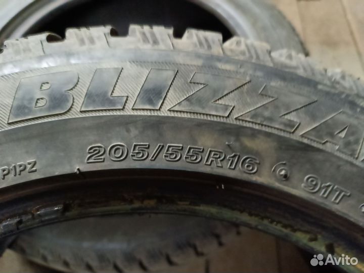 Bridgestone Blizzak Spike-01 205/55 R16 T