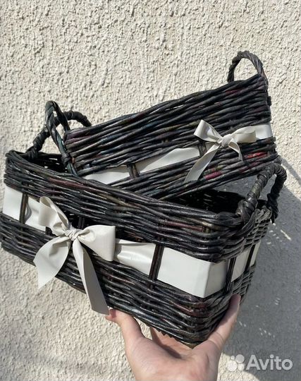 Корзина плетеная из бумажной лозы