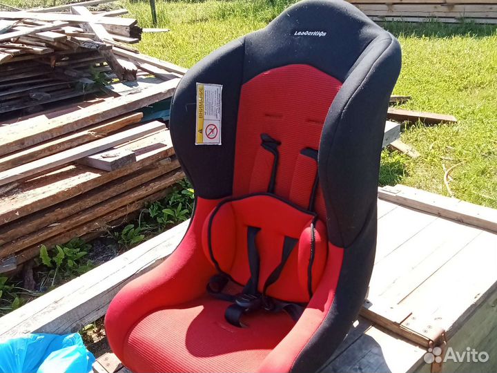 Автомабильное детское кресло