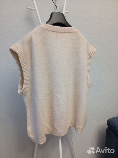 Трикотажный жилет с V-образным вырезом H&M