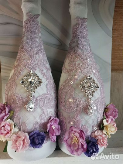 Свадебные бутылки, бокалы, свечи