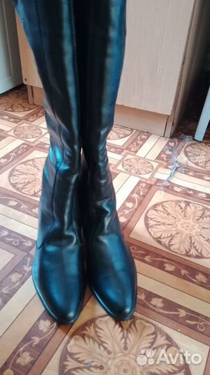 Продам новые сапоги зимние женские