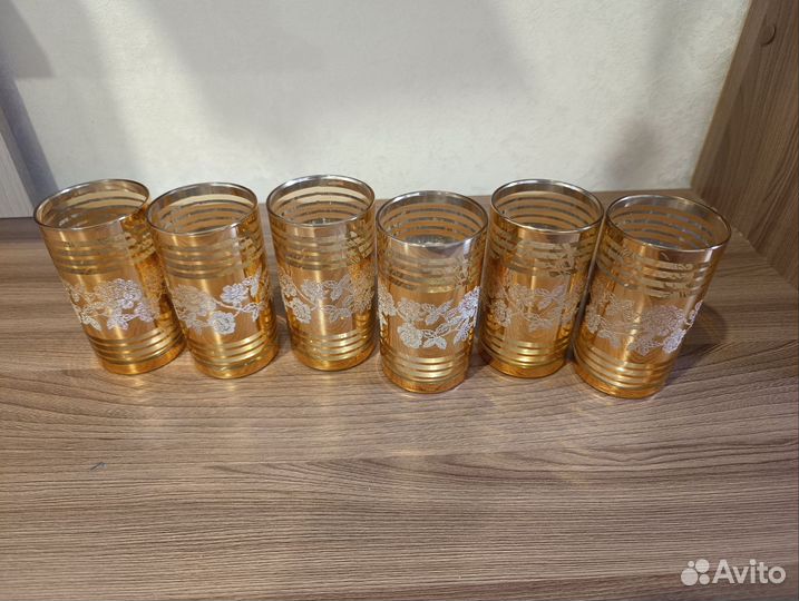 Стаканы золотистые