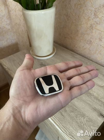 Логотип honda на руль